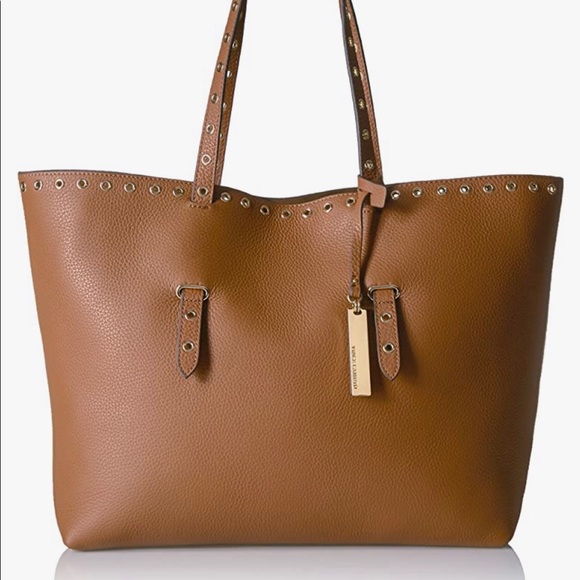 Vince Camuto Handbags - Vince Camuto dark rum leather areli Purse